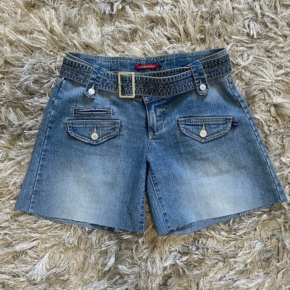 Vintage Union Bay denim utility boyfriend style belted shorts